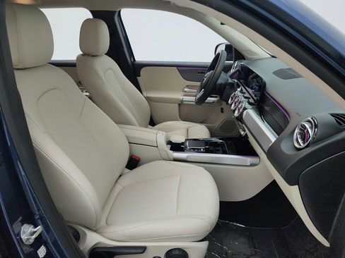 Used 2022 Mercedes-Benz GLB 250 4MATIC image 18