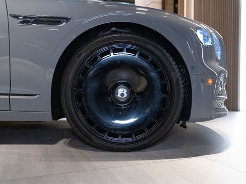 Used 2024 Bentley Flying Spur V8 AWD/4WD image 9