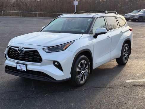 Used 2022 Toyota Highlander XLE image 10