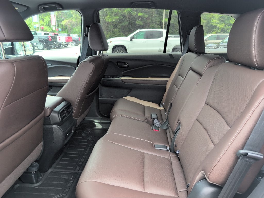 Used 2025 Honda Passport EX-L image 35