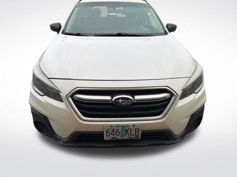 Used 2018 Subaru Outback 2.5i image 2