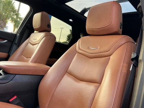 Certified 2021 Cadillac XT5 Premium Luxury w/ LPO, Floor Liner Package image 10