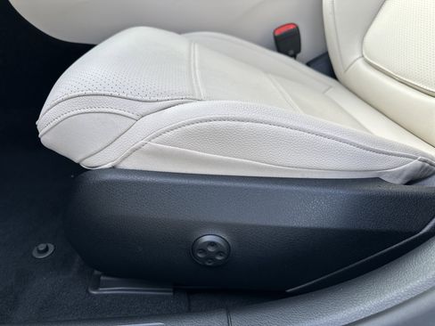 Certified 2025 Mercedes-Benz C 300 4MATIC Sedan image 13