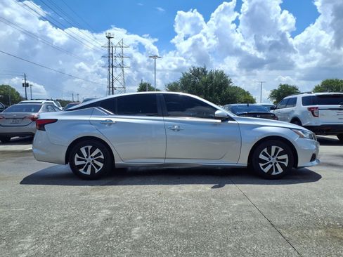 Used 2020 Nissan Altima 2.5 S FWD image 9