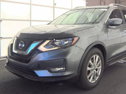 Used 2017 Nissan Rogue SV FWD image 1