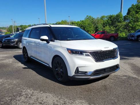 Used 2024 Kia Carnival SX Prestige FWD image 3