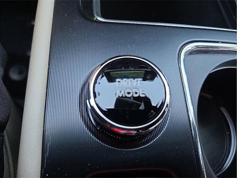 New 2026 Lincoln Corsair Premiere image 17