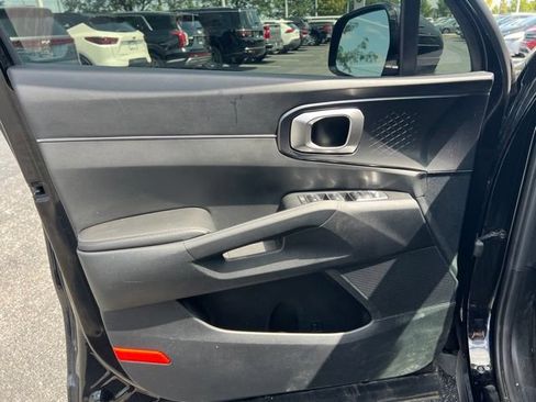 Certified 2024 Kia Sorento LX FWD image 28