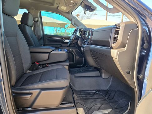 Used 2022 Chevrolet Silverado 1500 LT w/ Z71 Off-Road Package image 28