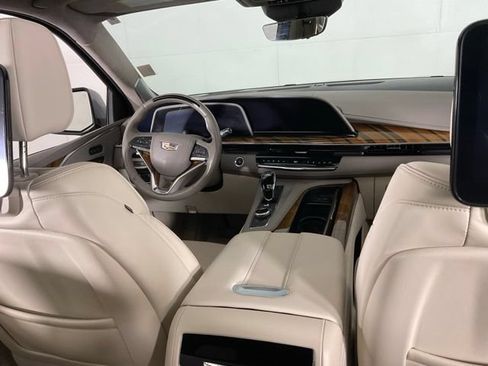 Used 2024 Cadillac Escalade ESV Sport Platinum AWD/4WD image 13
