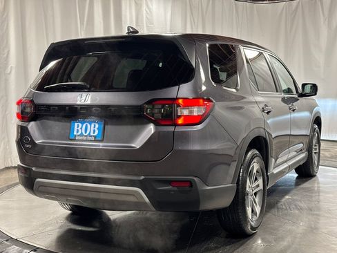 Used 2025 Honda Pilot EX-L image 10