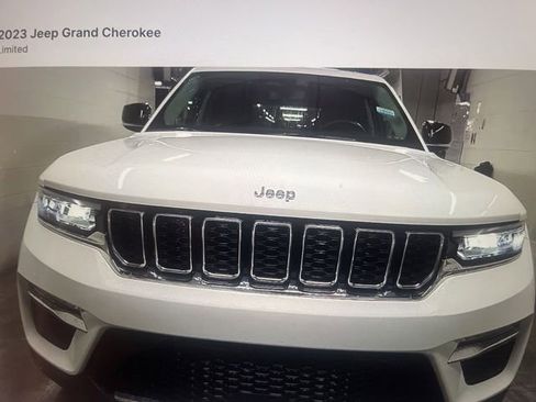 Used 2023 Jeep Grand Cherokee Limited AWD/4WD image 1
