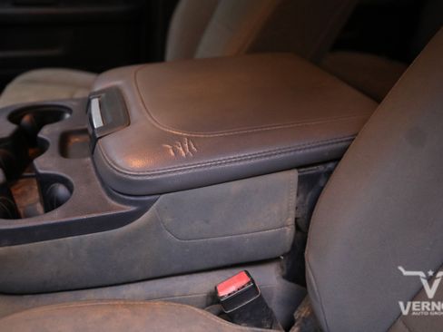 Used 2015 RAM 2500 Tradesman w/ Chrome Appearance Group image 15