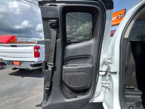 Used 2020 Chevrolet Colorado LT w/ Safety Package image 21