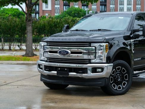 Used 2019 Ford F250 Lariat w/ Lariat Ultimate Package AWD/4WD image 8