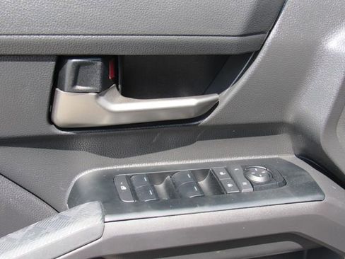 Used 2025 Toyota Tacoma TRD Sport image 20