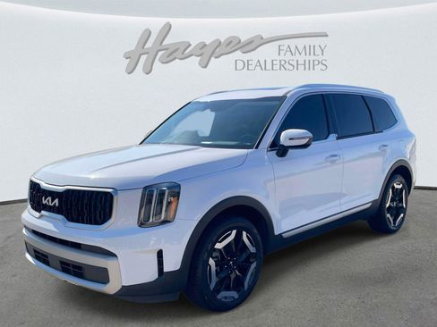 Used 2023 Kia Telluride EX w/ EX Captain's Chair Package FWD image 7