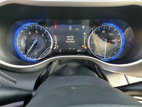 New 2026 Chrysler Pacifica Select image 15