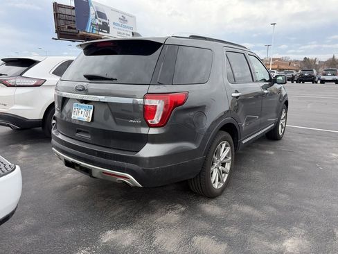 Used 2017 Ford Explorer Limited image 2