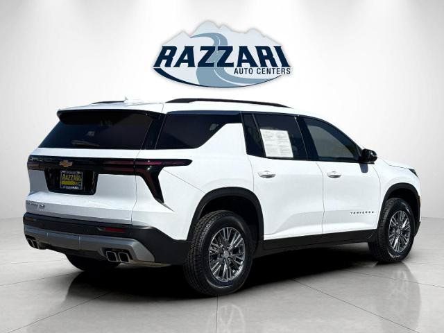 Used 2025 Chevrolet Traverse LT AWD/4WD image 3