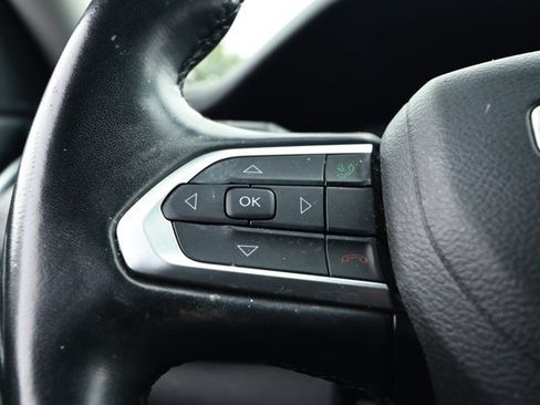 Used 2022 Jeep Compass Latitude w/ Sun and Sound Group AWD/4WD image 13