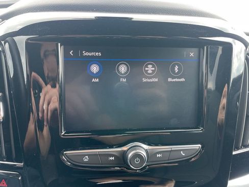 Used 2023 Chevrolet Traverse LT AWD/4WD image 16