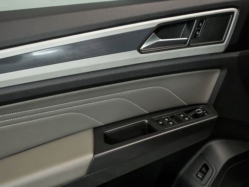 Used 2023 Volkswagen Atlas SEL R-Line AWD/4WD image 10