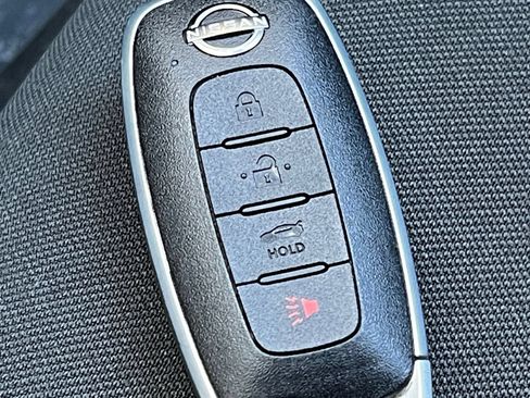 Used 2025 Nissan Versa SV FWD image 27
