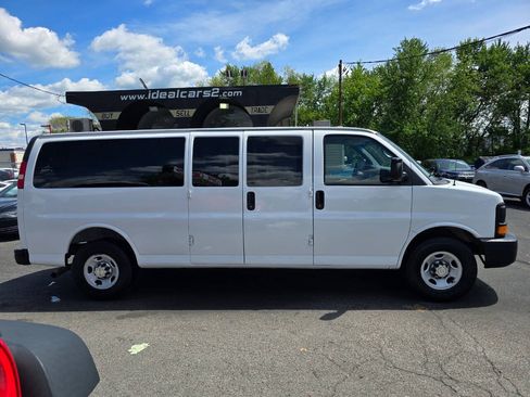 Used 2012 Chevrolet Express 3500 LS RWD image 2