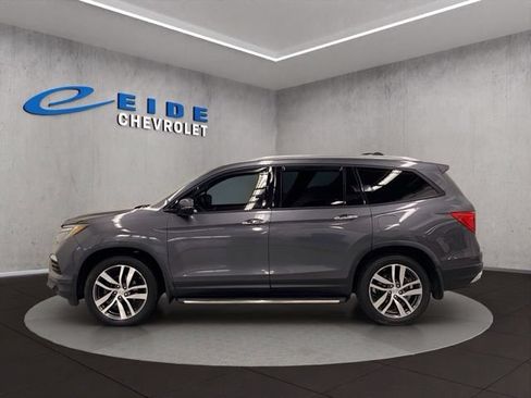Used 2018 Honda Pilot Touring image 12