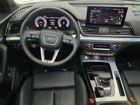 Used 2025 Audi Q5 2.0T Premium Plus w/ Premium Plus Package AWD/4WD image 39