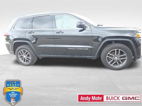 Used 2018 Jeep Grand Cherokee Laredo AWD/4WD image 1