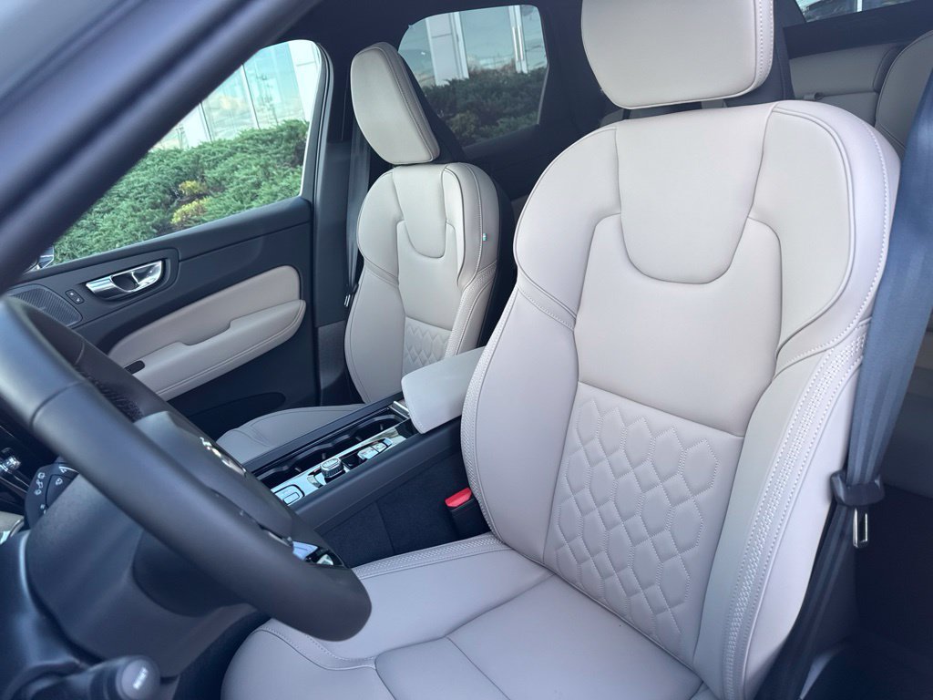 Used 2027 Volvo XC60 B5 Plus AWD/4WD image 34