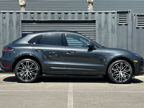 Used 2026 Porsche Macan AWD/4WD image 9