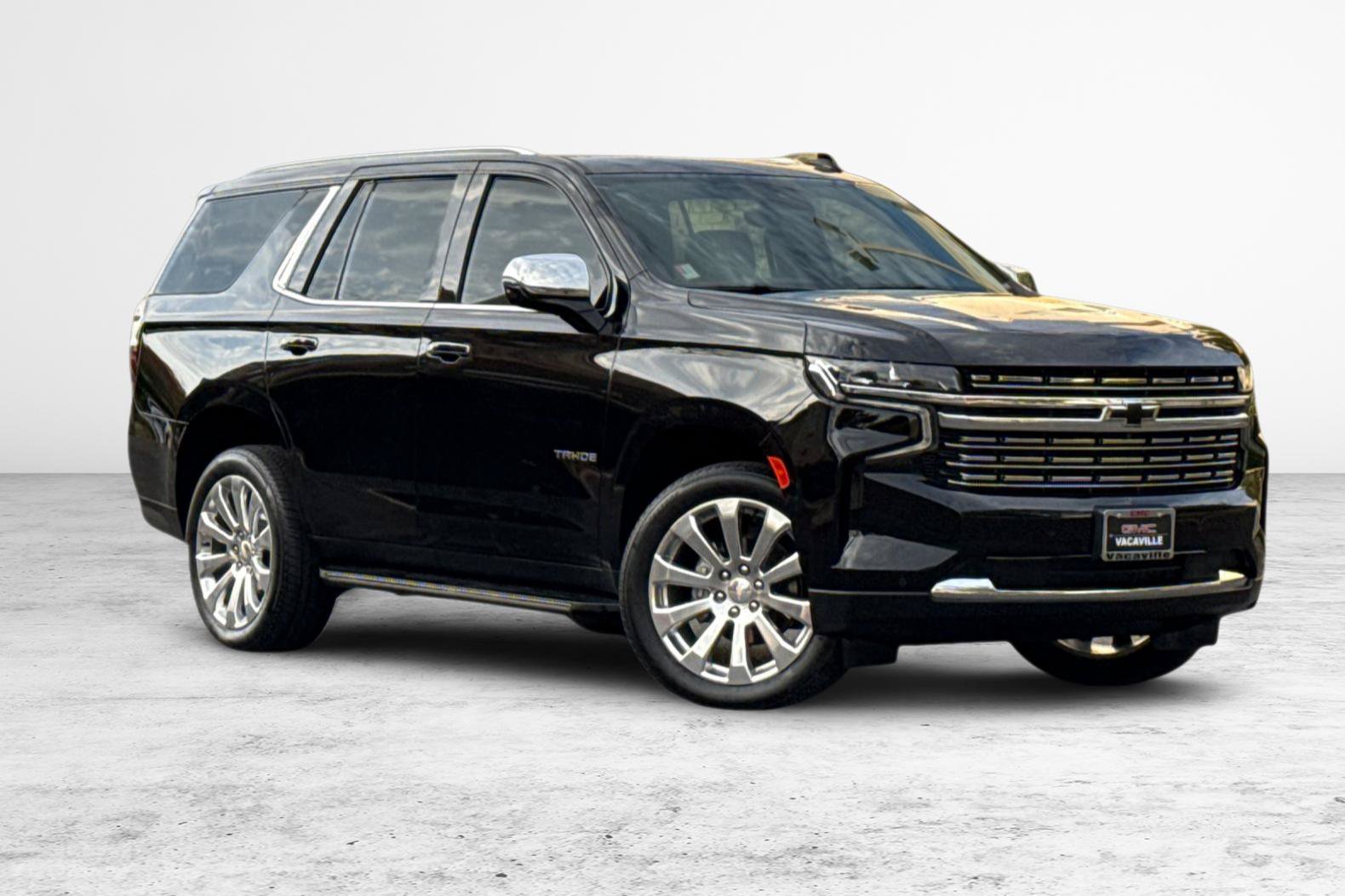 Used 2025 Chevrolet Tahoe Premier AWD/4WD image 2