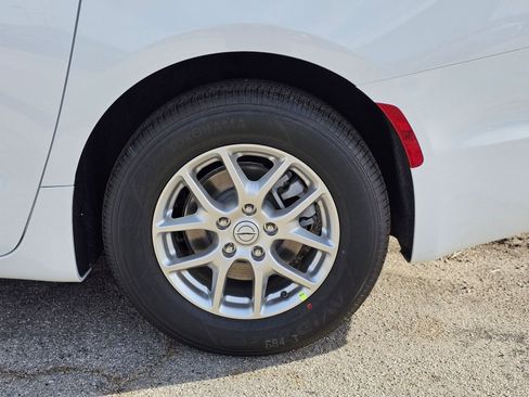 New 2026 Chrysler Voyager LX image 9