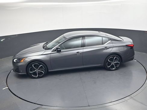 Used 2025 Nissan Altima 2.5 SR FWD image 20