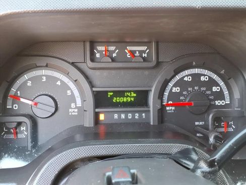 Used 2014 Ford E-250 and Econoline 250 w/ Power Group RWD image 8