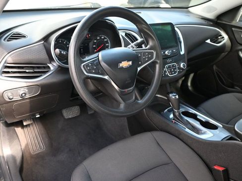 Used 2020 Chevrolet Malibu LT image 7