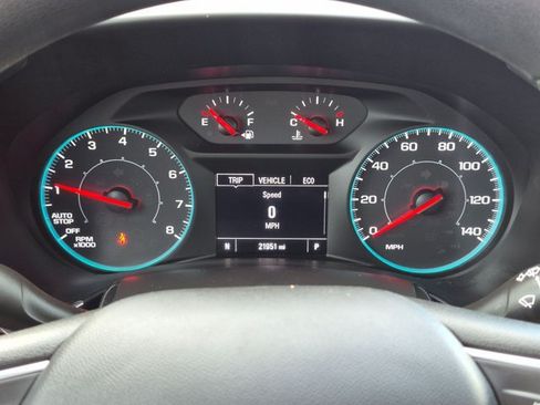 Used 2022 Chevrolet Equinox LS FWD image 3