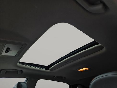 Used 2014 Chevrolet Captiva Sport LT w/ Convenience Package image 5