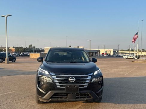 Certified 2024 Nissan Rogue SV FWD image 5