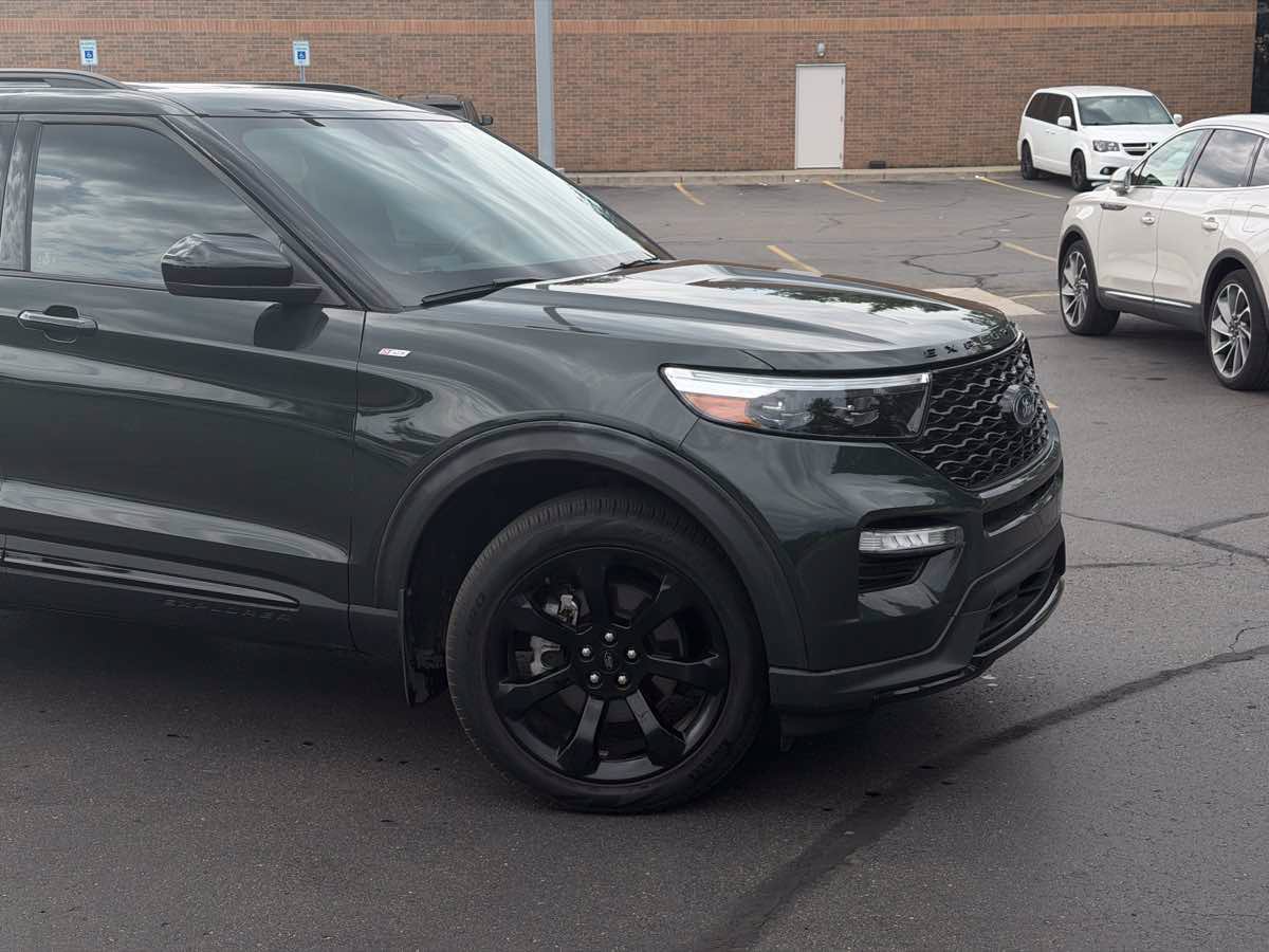 Used 2024 Ford Explorer ST-Line w/ Class IV Trailer Tow Package AWD/4WD image 3