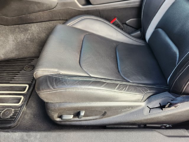 Used 2018 Chevrolet Camaro LT RWD image 26