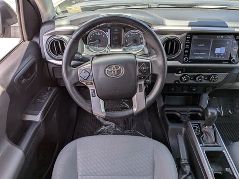 Used 2022 Toyota Tacoma SR5 RWD image 16
