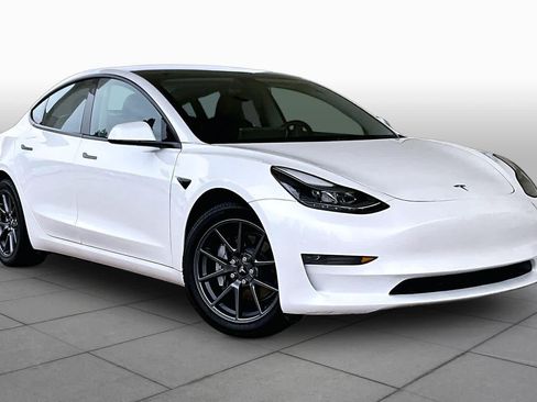 Used 2023 Tesla Model 3 Standard Range RWD image 2