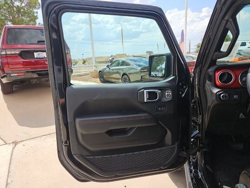 Used 2023 Jeep Gladiator Rubicon w/ Trailer Tow Package AWD/4WD image 12