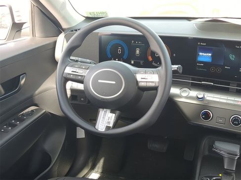 New 2026 Hyundai Kona SE image 13