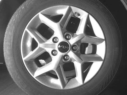 Used 2025 Kia Soul LX w/ LX Technology Package image 13