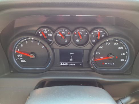 Used 2025 Chevrolet Silverado 1500 Custom w/ LPO, Dark Essentials Package AWD/4WD image 12